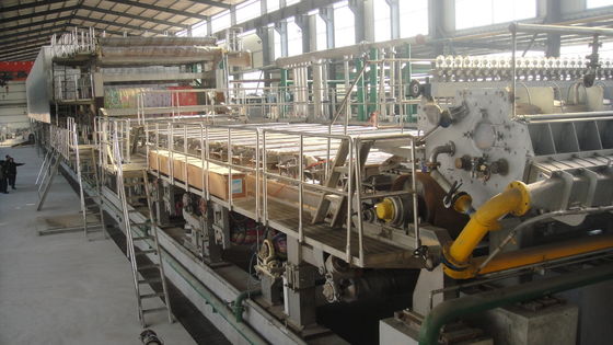 De kleinschalige van de Papierfabriektestliner van Kraftpapier Machine 50T/D 3200mm