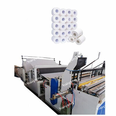 Het papieren zakdoekjebroodjes die van de closetrollenkeuken het scheuren vervaardigen opnieuw opwindend machines
